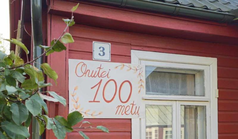 Sveikinimai 100 metų jubiliejaus proga 